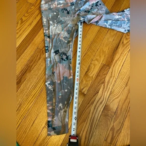 Lululemon multicolored, pastel leggings 14 - Picture 3 of 8